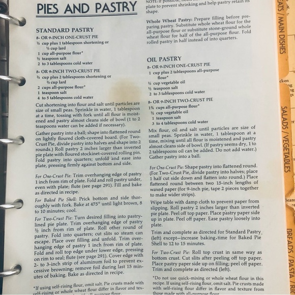 Vintage Betty Crockers Cookbook - Picture 9 of 10